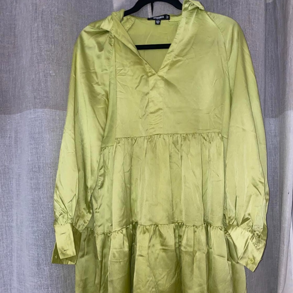 MISSGUIDED GREEN DRESS